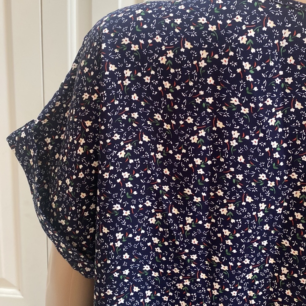 NWOT QUEZHU Womens XL Blue Floral Short Sleeve Blouse. So cute - Picture 6 of 10